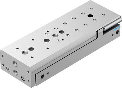 Silberner, rechteckiger pneumatischer Linearantrieb mit mehreren Anschluss- und Befestigungslöchern, geeignet für präzise Bewegungen.