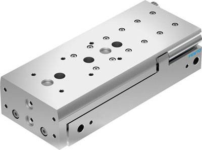 Linearantrieb aus Metall mit mehreren Befestigungslöchern auf der Oberfläche, geeignet für präzise mechanische Anwendungen.