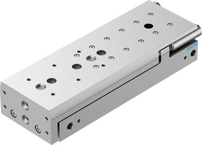 Lineareinheit aus Metall mit mehreren Bohrungen und zylindrischen Vertiefungen, möglicherweise Teil eines industriellen Antriebs.