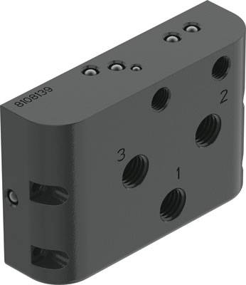 Graues, rechteckiges Bauteil mit mehreren Gewindebohrungen und der Aufschrift 'B108139'. Nummerierte Löcher: 1, 2, 3.