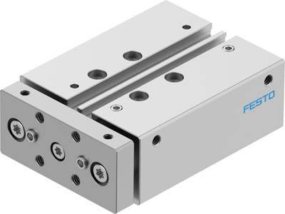 Metallischer Kompaktzylinder von Festo in rechteckiger Form mit mehreren Befestigungslöchern und sichtbarem Markennamen an der Seite.