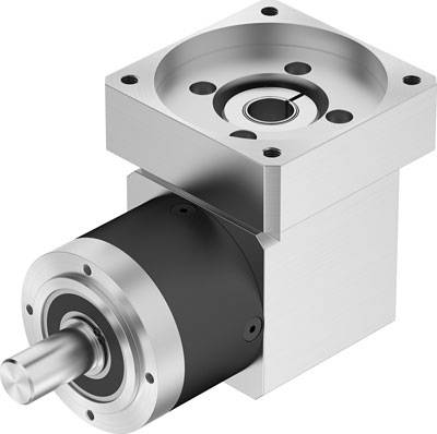 Präzisionsgetriebe aus Metall, zeigt eine zylindrische Achse und rechteckiges Gehäuse, geeignet für Maschinenbauanwendungen.