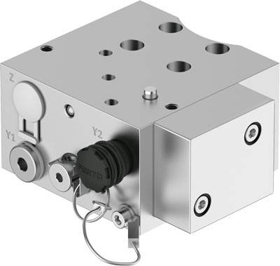 Ein silbernes, rechteckiges technisches Bauteil mit mehreren Anschlüssen und Löchern, gekennzeichnet mit 'Festo'.