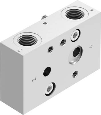 Rechteckiger Metallblock mit mehreren runden Öffnungen und Gewinden, vermutlich ein hydraulisches oder pneumatisches Bauteil.