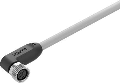 Ein graues Kabel mit einem schwarzen, winkeligen Anschluss auf der linken Seite. Der Anschluss hat eine geriffelte runde Metallkante.