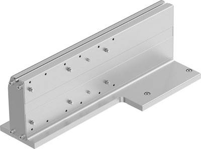 Metallisches Bauteil mit mehreren Schraublöchern und einer rechten Winkelbasis. Gedacht zur Montage oder als Verbindungselement.