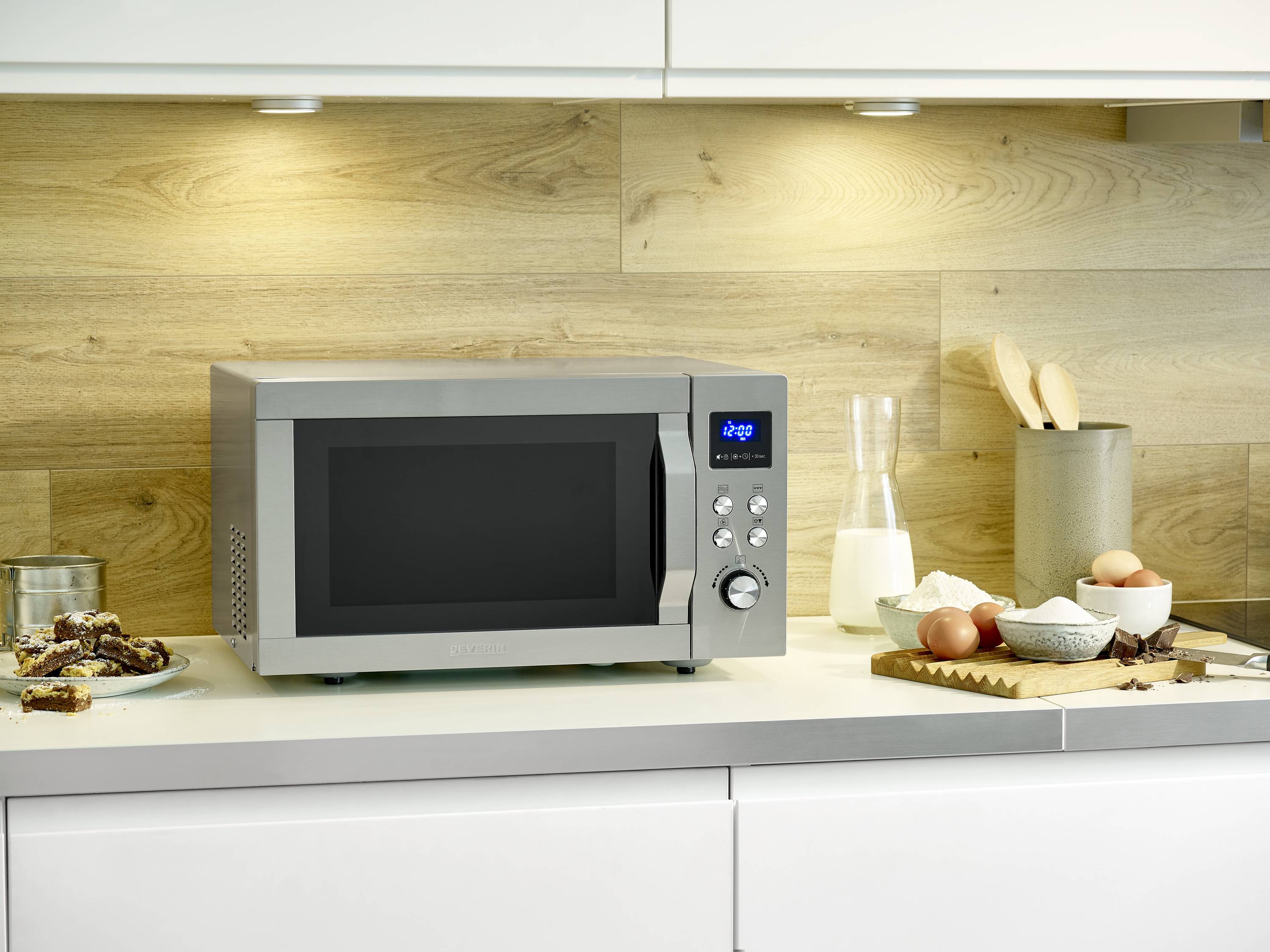 Severin MW 7774 Mikrowelle Edelstahl (gebürstet), Silber 900W Grillfunktion, mit Pizzafunktion, Heißluft-Funktion