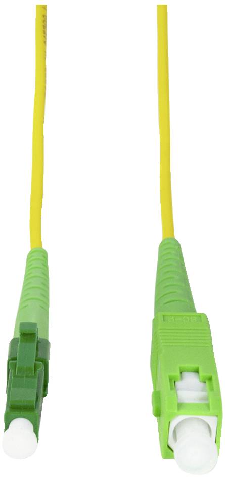 Ein gelbes Glasfaserkabel mit zwei grünem SC-Steckern, die für Hochgeschwindigkeits-Datenübertragung verwendet werden.