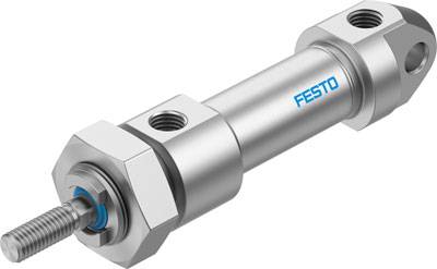 Zylinder aus Metall mit FESTO-Logo, verfügt über zwei Anschlüsse und einen hervorstehenden Kolben, verwendet in der Pneumatik.