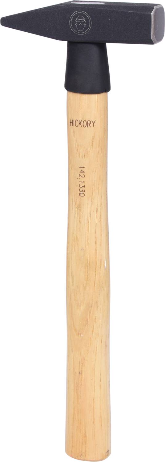 Ein Hammer mit einem hölzernen Griff und einem schwarzen Metallkopf, der zum Nageln oder Hämmern von Materialien verwendet wird.