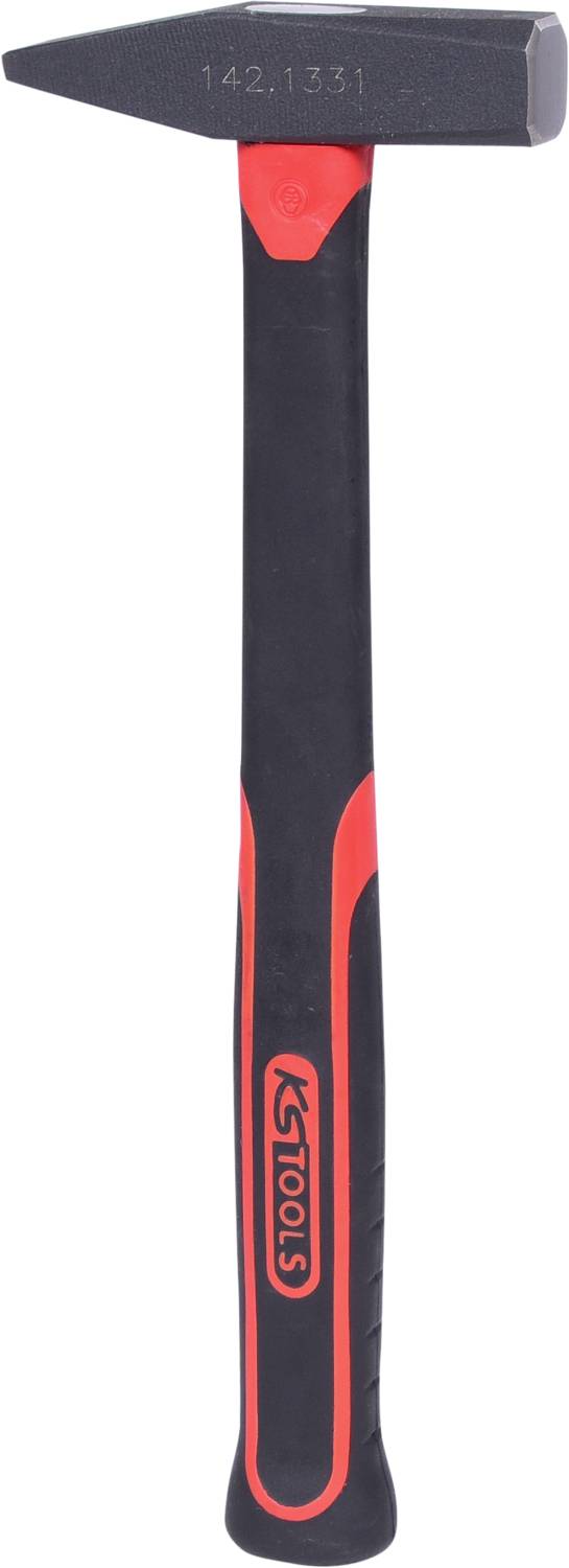 Ein Hammer mit schwarzem Kopf und schwarzem Griff, der rote Akzente und das Logo 'KS Tools' zeigt.