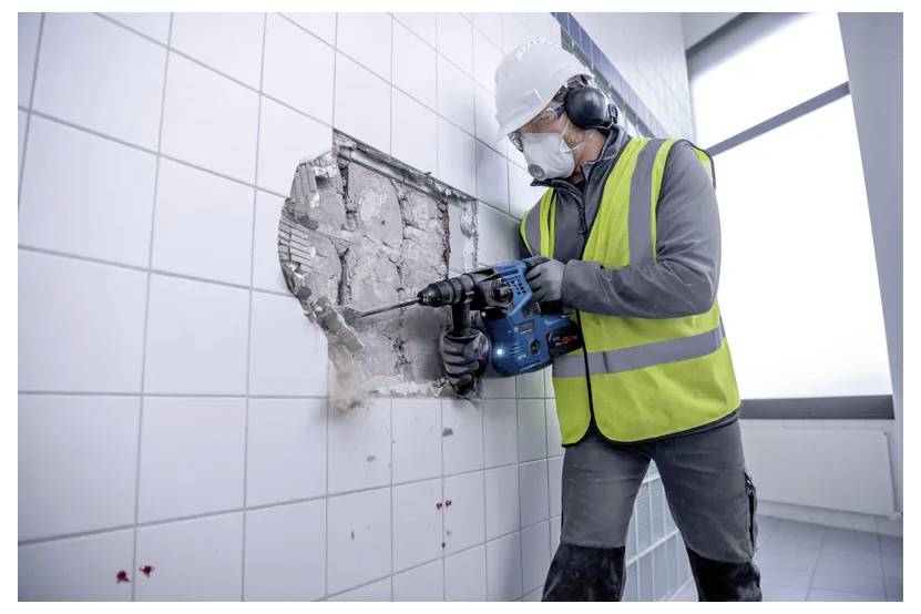 Bosch Professional GBH 18V-28 CF SDS-Plus-Akku-Bohrhammer 18V Li-Ion inkl. Akku, inkl. Ladegerät, inkl. Koffer