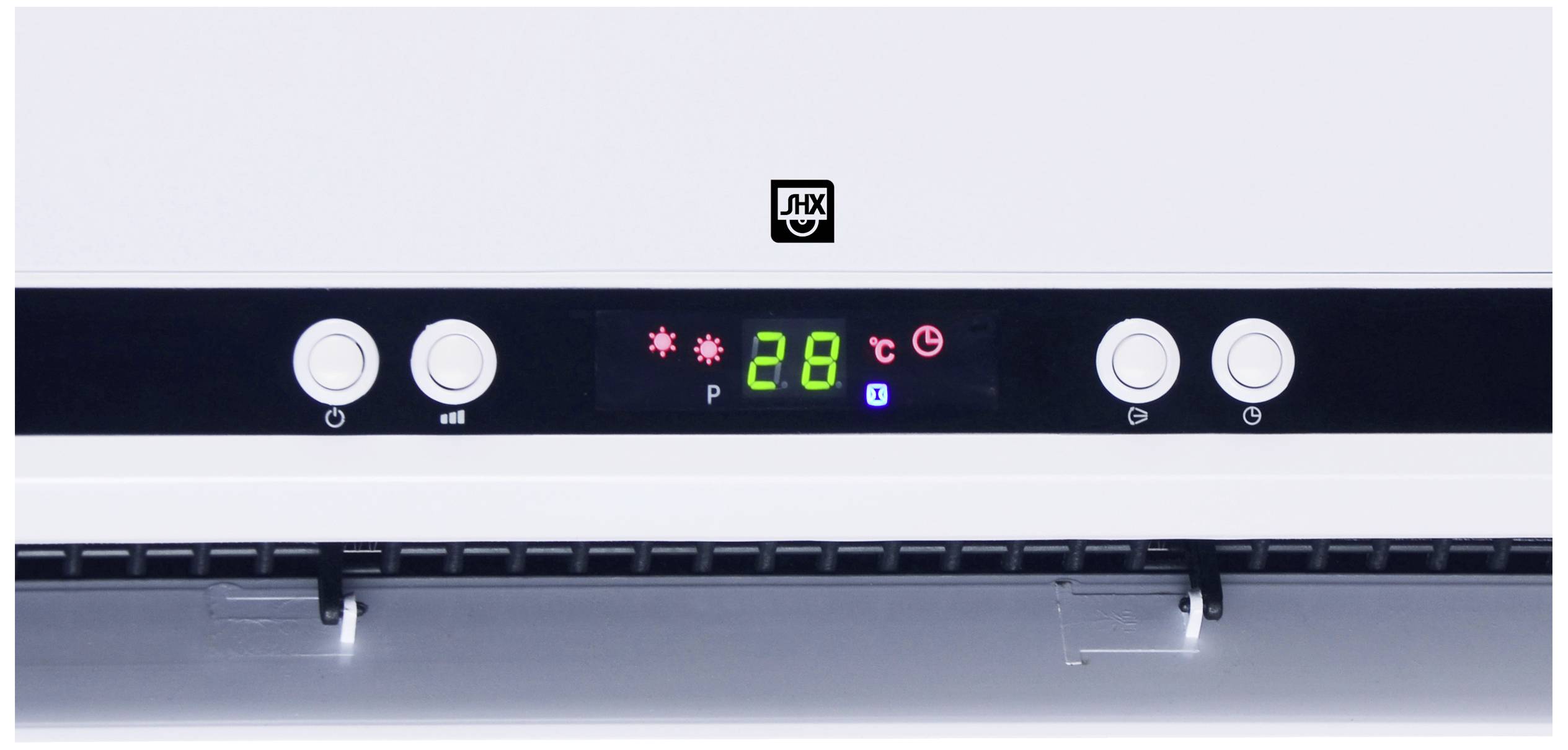 Anzeige eines Klimageräts mit Temperaturanzeige von 28°C und Symbolen für Lüftergeschwindigkeit und Modus.