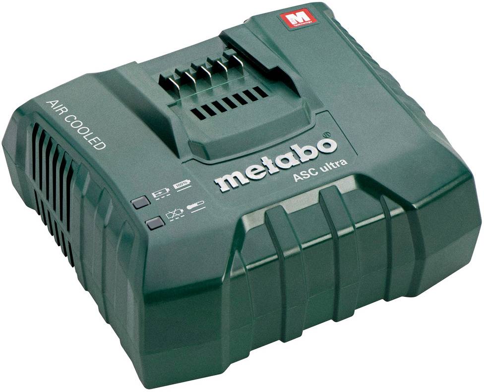 Ein grünes Ladegerät mit der Aufschrift 'metabo ASC ultra'. Das Gerät ist luftgekühlt und hat mehrere LED-Anzeigen auf der Vorderseite.