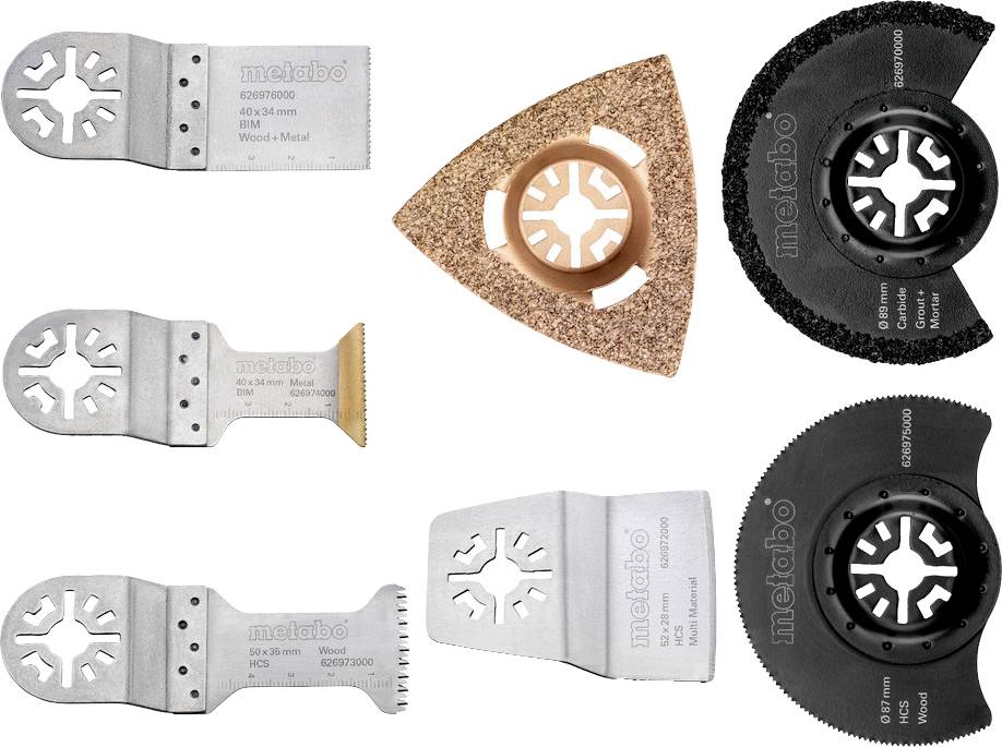 Mehrere Metabo Multitool-Aufsätze, darunter Blätter für Holz, Metall und Schleifscheiben in verschiedenen Formen und Größen.