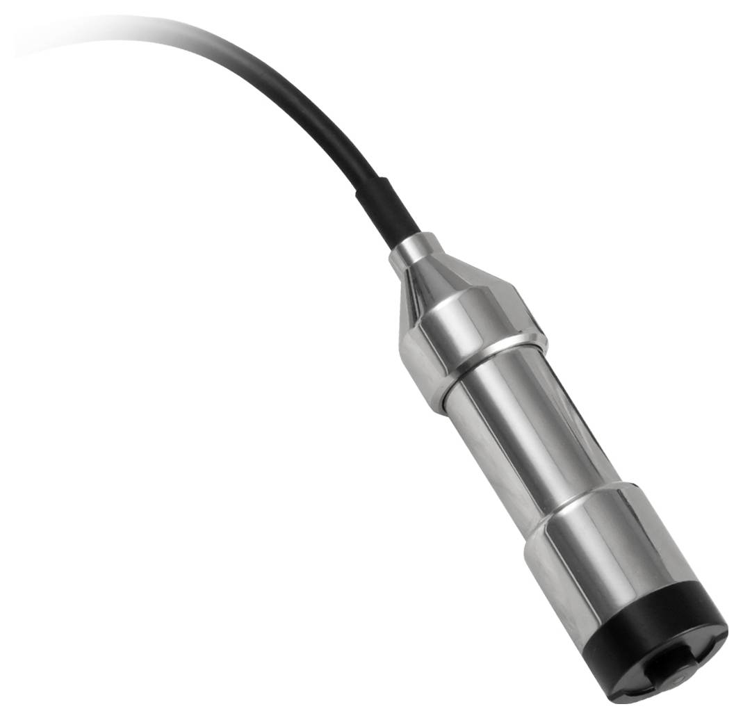Nahaufnahme eines aus Edelstahl gefertigten zylindrischen Sensors mit schwarzem Kabel und Spitze, dargestellt auf weißem Hintergrund.