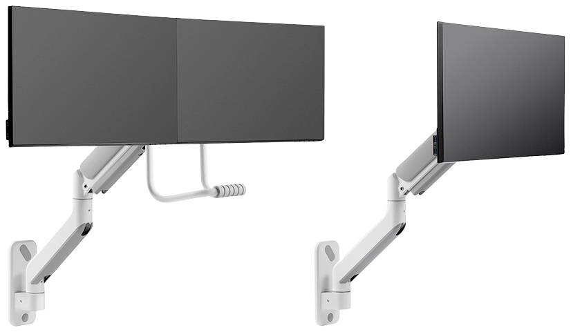 Zwei graue Monitorhalterungen an der Wand, eine mit gefaltetem Monitor, die andere in normaler Position montiert.