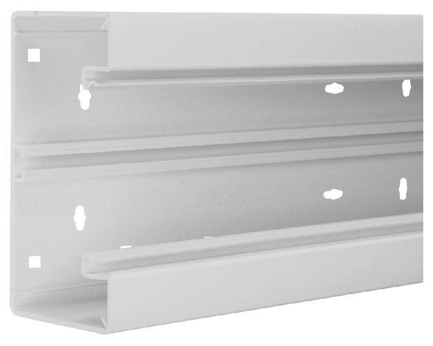 Metallschiene mit Löchern und Schlitzen für Befestigung, weiße Oberfläche, seitliche Ansicht.