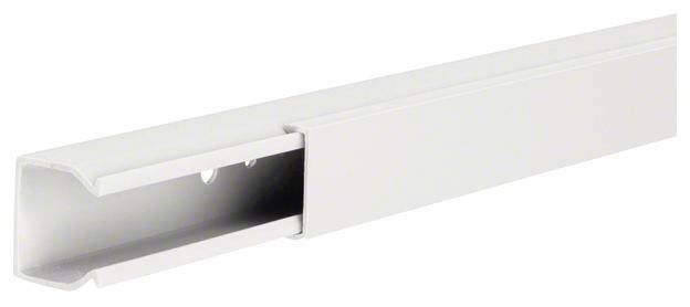 Eine weiße Kabelabdeckung aus Kunststoff, rechteckige Form, für das Verstecken von Kabeln entlang Wänden oder Decken.