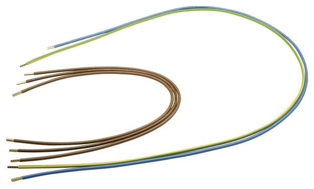 Drei isolierte Elektrokabel in unterschiedlichen Farben (blau, grün-gelb, braun), gebogen und nebeneinander liegend.