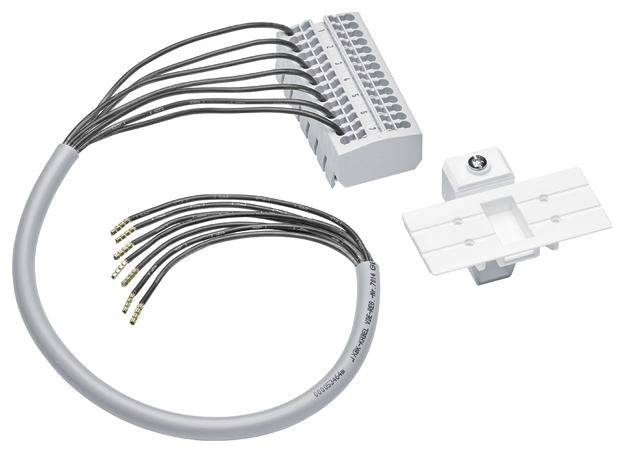 Ein weißer Kabelverbinder mit mehreren schwarzen Kabeln und ein separates, weißes Befestigungselement mit Schraube. Geeignet zur Elektroinstallation.