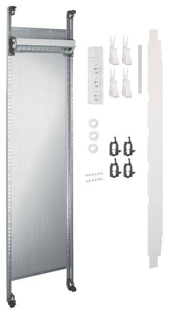 Montageset für elektrische Installation: Metallplatte, Steckdoseleiste, Befestigungsmaterial und Abdeckungen für einen Sicherungskasten.
