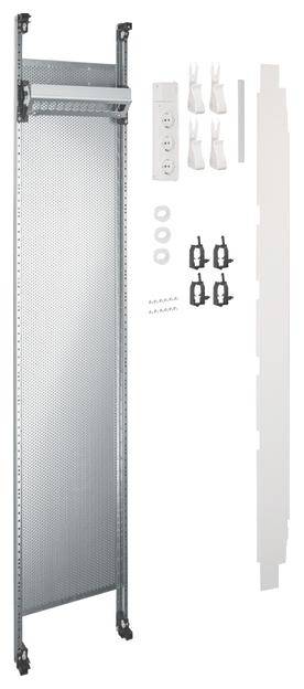 Metallschrank mit perforierter Platte und beiliegendem Montagematerial, einschließlich Haken, Schrauben und Klemmen.