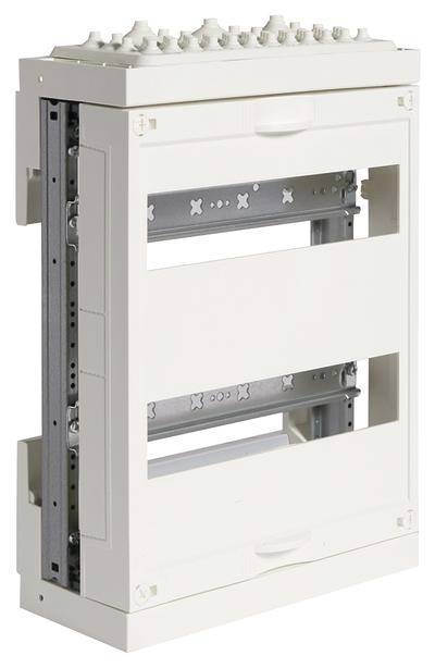 Weißer Kunststoffkasten mit Reihenmontageschiene zur Aufnahme von elektrischen Komponenten oder Sicherungen in einem Schaltschrank.