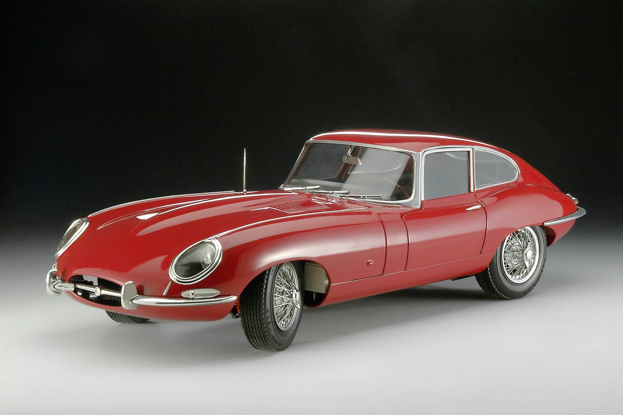 Revell 07717 Jaguar E-Type Automodell Bausatz 1:8