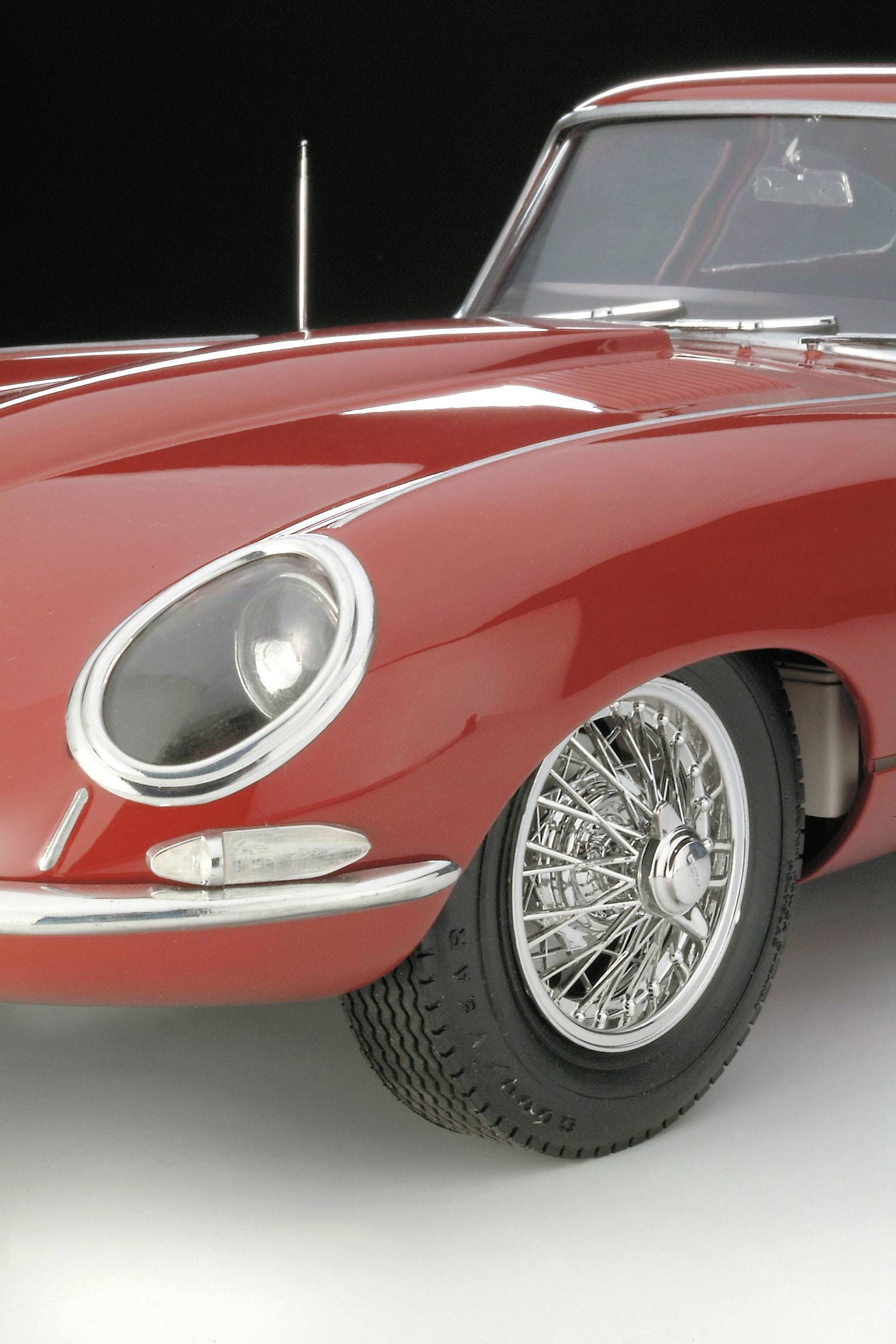 Revell 07717 Jaguar E-Type Automodell Bausatz 1:8