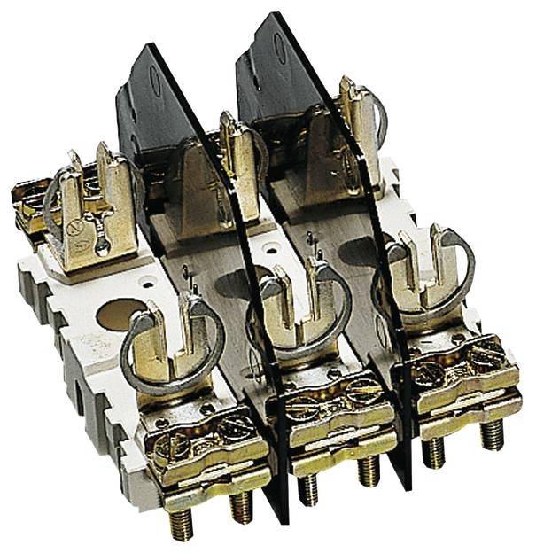 Geschlossenes dreipoliges Klemmenblock, geeignet für elektrische Verbindungen in Schaltschränken, mit drei Schraubanschlüssen aus Metall.