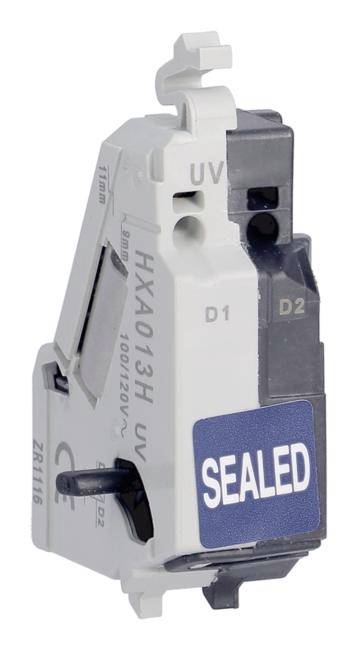 Ein grauer elektrischer Schalter mit schwarzem Hebel und blauer 'SEALED'-Markierung. Beschriftung 'HXA013H UV' an der Seite.