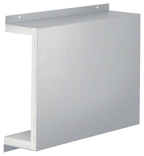 Eine silberne, rechteckige Metallverkleidung mit einem L-förmigen Hohlraum, möglicherweise für strukturelle oder dekorative Anwendungen geeignet.