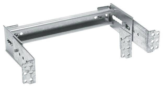 Metallwinkelverbinder zur Stabilisierung von Konstruktionen, zwei Seitenteile und mittlerer Träger, Löcher für Schraubmontage.