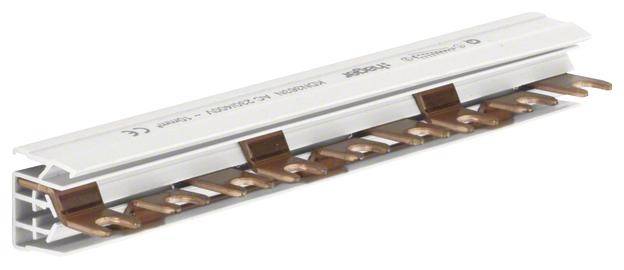 Ein neutraler Sammelschienenverbinder aus Kunststoff und Kupfer, für die Verteilung elektrischer Energie in Schaltschränken.