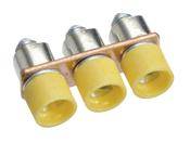 Drei gelbe Drahtklemmen mit Metallschrauben, verbunden durch eine Kupferplatte.