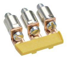 Drei metallische Klemmen mit Schrauben auf einem gelben Halter, verwendet für elektrische Verbindungen.