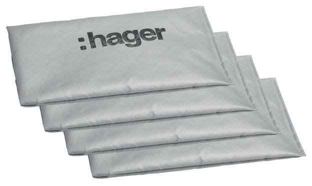 Vier graue Umschläge mit 'hager' Logo. Sie sind gestapelt und gleichmäßig angeordnet.