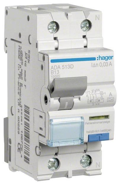 Elektrischer Schutzschalter von Hager, Modell ADA513D, mit blauer Fehlerstromanzeige und technischen Spezifikationen auf der Vorderseite.