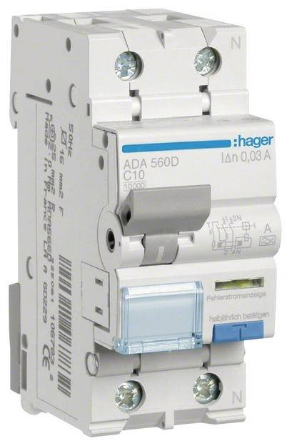 Ein grauer Leistungsschutzschalter mit blauer Klappe, Aufschrift 'hager' und technischen Spezifikationen. Verwendet für elektrischen Schutz.