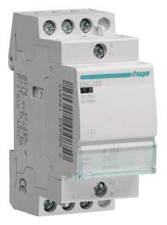 Ein weißer elektrischer Leistungsschalter, gekennzeichnet mit Markenname und Modellnummer, für den Einsatz in Elektroinstallationen.