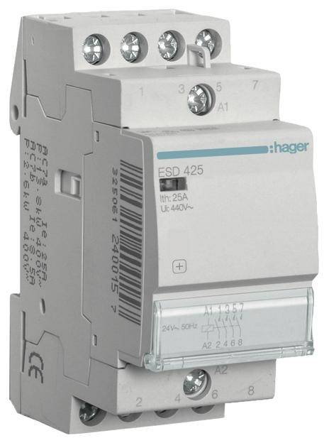 Ein Schütz, Modell ESD 425 der Marke Hager, geeignet für 25A bei 440V~. Es hat mehrere Anschlussklemmen und ein durchsichtiges Abdeckfenster.