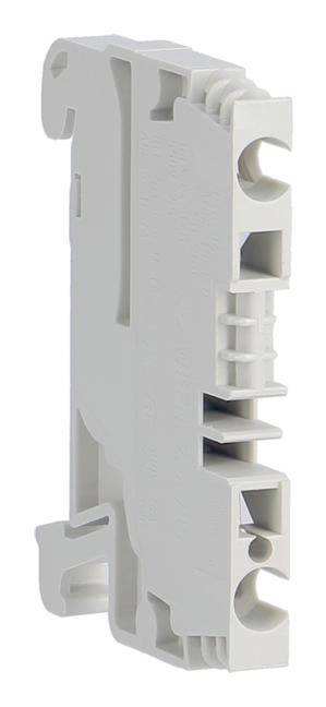 Ein weißer elektrischer Klemmblock mit mehreren Anschlussöffnungen, stehend auf der Seite.