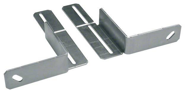 Zwei Metallwinkel mit Langlöchern zum Befestigen. Sie sind rechteckig und scheinen zur Montage oder Befestigung von Objekten gedacht zu sein.
