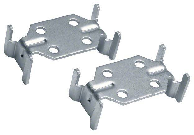 Zwei metallische Montageteile mit symmetrischen Löchern und Haken, geeignet für industrielle Anwendungen oder mechanische Befestigungen.