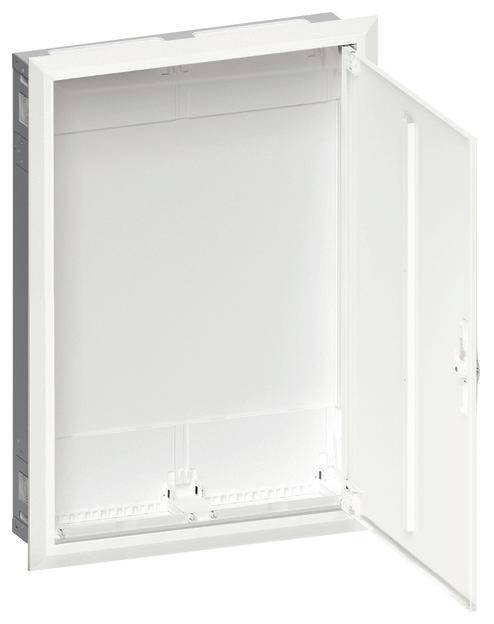Ein geöffneter weißer Schrank mit Tür, der von der Seite leicht erkennbar ist. Ideal für die Installation von Elektroanlagen.