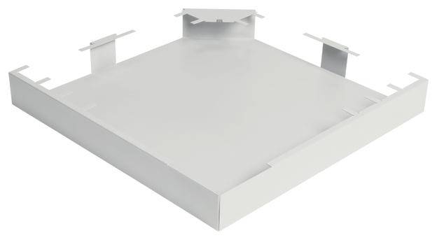 Ein weißes, quadratisches Metallfach mit erhöhter Umrandung und Metallklammern an den Ecken, möglicherweise für Montagezwecke.