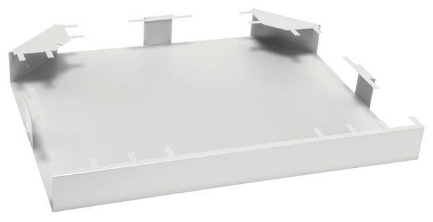 Metallplatte mit abstehenden Winkelelementen an den Rändern. Geeignet für strukturelle Anwendungen oder als Montagesockel.