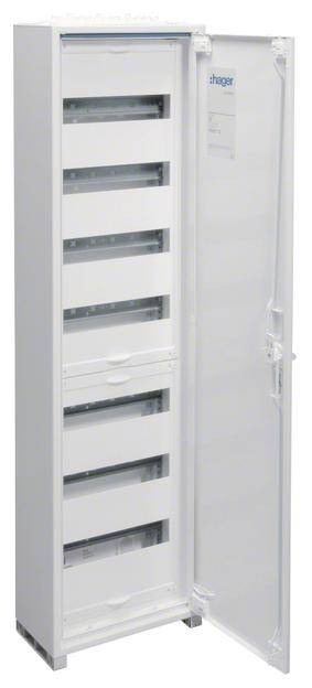 Weißer Standardschrank mit mehreren Fächern und einem offenen Fach an der unteren Hälfte, geeignet für elektronische Installationen.