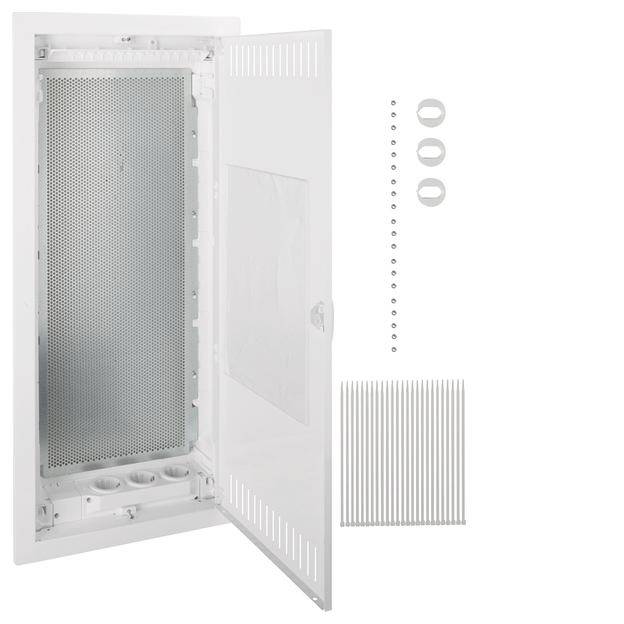 Ein geöffneter, weißer Metallschrank mit Lüftungsschlitzen. Daneben liegen Stifte und Schrauben. Der Schrank ist für technische Installationen vorgesehen.